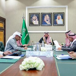 سمو أمير منطقة الرياض يستقبل مدير فرع هيئة الرقابة بالمنطقة