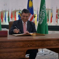 سمو أمير منطقة الرياض يستقبل رئيس هيئة السوق المالية