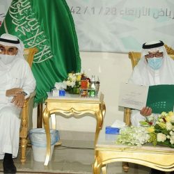 الأمير فيصل بن خالد بن سلطان‬⁩ ⁧‫ يجتمع بلجنة  متابعة تنفيذ المشروعات بمنطقة الحدود الشمالية