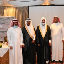 أمير الرياض يكرم الفائزين في مسابقة تطوير موقع جبل أبو مخروق (صور)