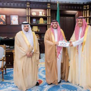 سمو أمير منطقة الباحة يستقبل رئيس المحكمة الإدارية بالمنطقة
