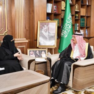 الأمير سعود بن جلوي يستقبل رئيس جامعة الملك عبدالعزيز