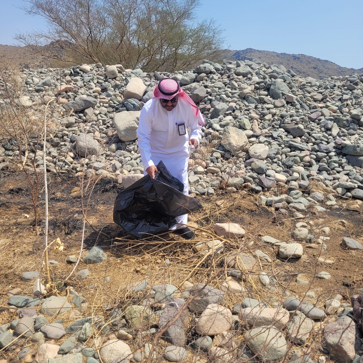 بيئة الكامل تطلق مبادرة لتنظيف مياه العيون من المخلفات والرواسب 5 94db34a5 cf25 4f8f b1b2 d107238b8a05