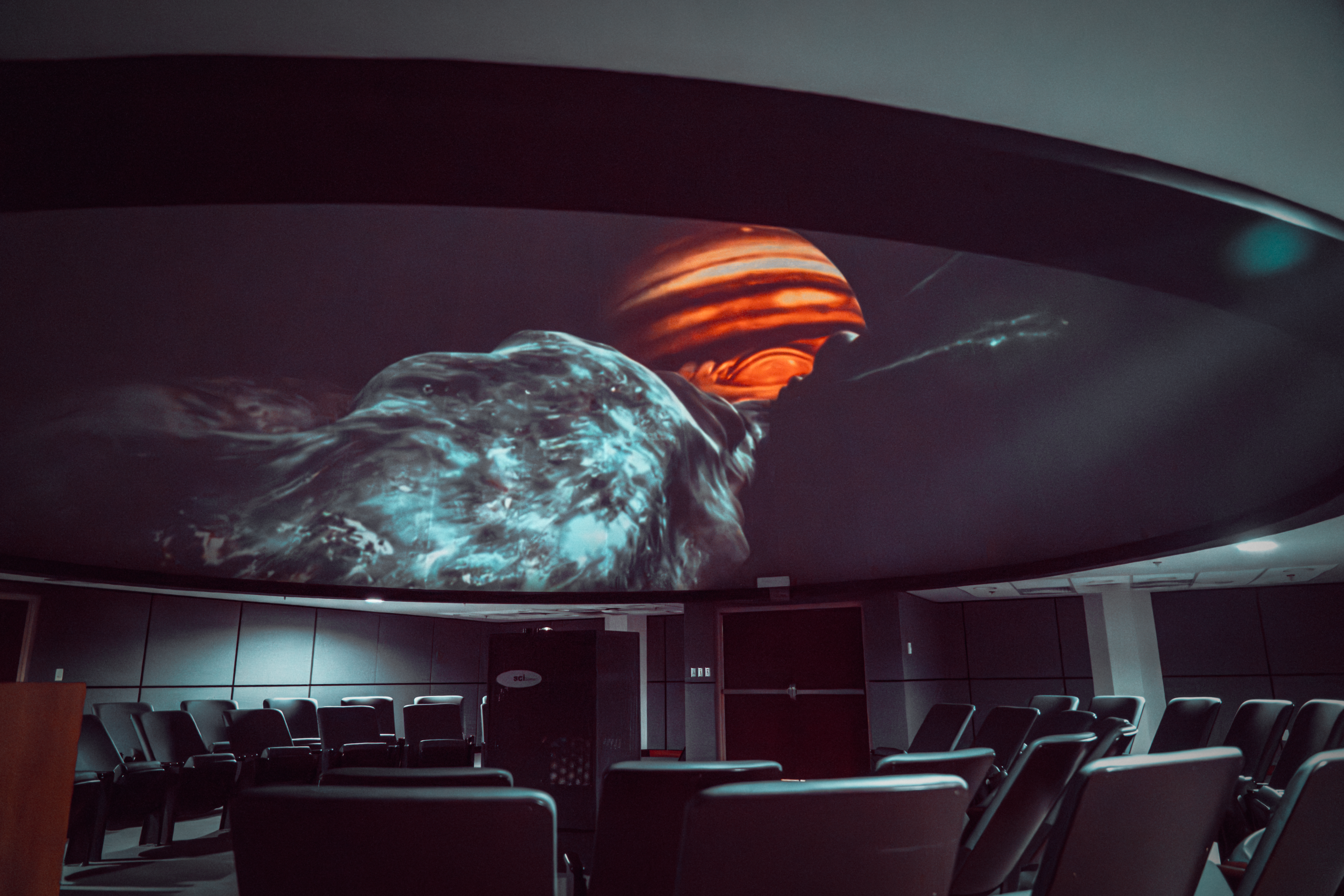 القبة الفلكية بجامعة المؤسس: صرح علمي وبحثي في علوم الفضاء 7 IMG 2366 scaled