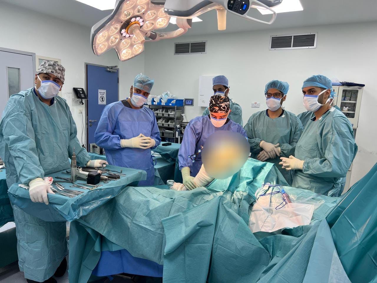 أجرى 30 عملية ناحجة لتبديل مفصل الركبة "مركزي" القطيف يطلق وحدة تبديل وترميم المفاصل 11 IMG 20260330 WA0244
