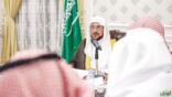 وزير الشؤون الإسلامية يعقد اجتماعاً لمناقشة أعمال ومشاريع الوزارة خلال موسم حج هذا العام 1445هـ